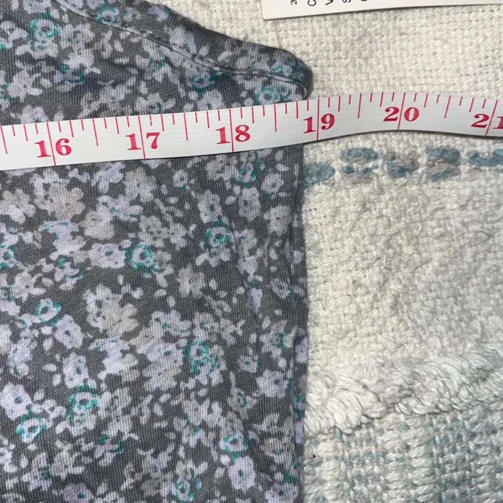 C&S Strappy Racerback Floral Tank Top V Neck Grey With Flowers Size XL - Picture 4 of 5